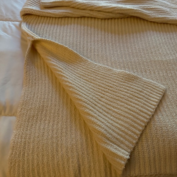 Sweater - Picture 3 of 5